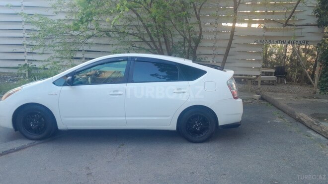 Toyota Prius-4