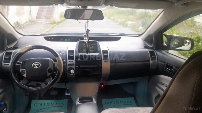Toyota Prius-11