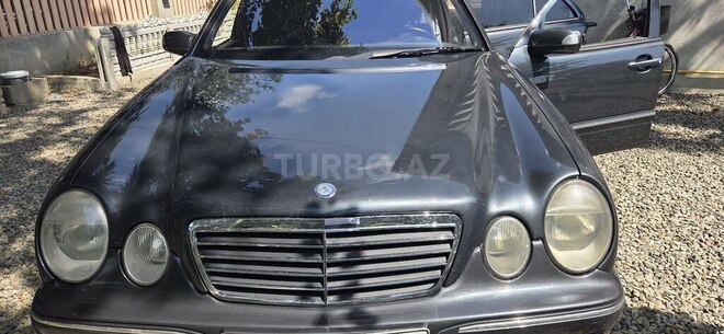 Mercedes E 220-4