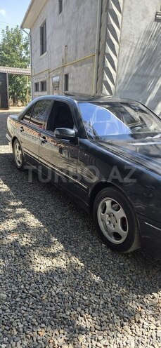 Mercedes E 220-6