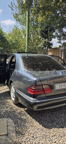 Mercedes E 220-15