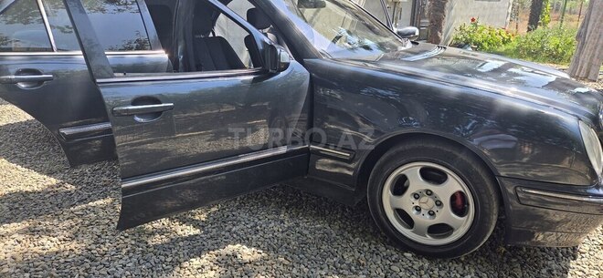 Mercedes E 220-18