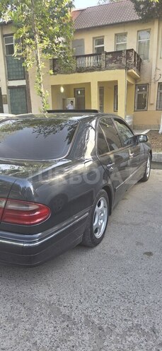 Mercedes E 220-19