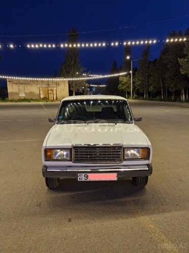 LADA (VAZ) 2107-1