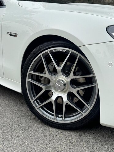 Mercedes E 220 d-9