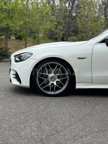 Mercedes E 220 d-3