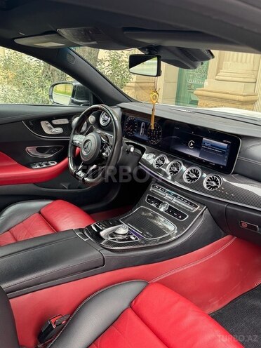 Mercedes E 220 d-12