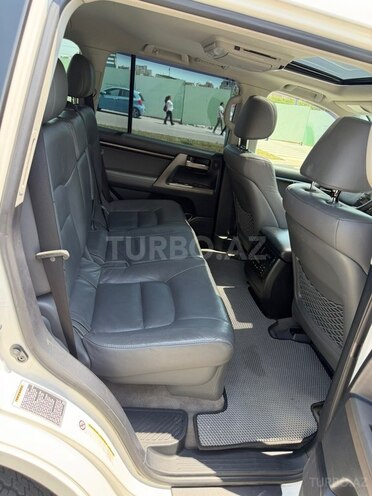 Toyota Land Cruiser-3