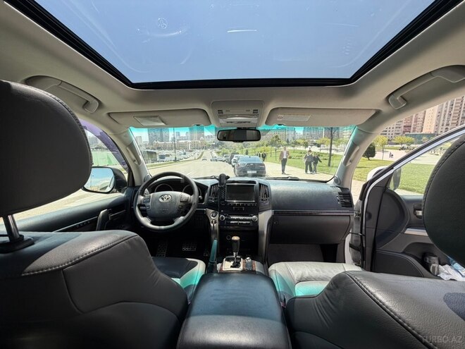 Toyota Land Cruiser-4