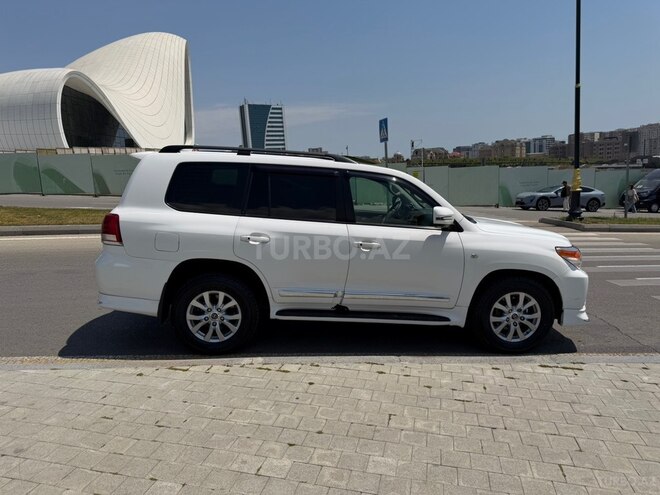 Toyota Land Cruiser-7