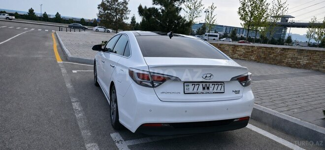 Hyundai Sonata-5