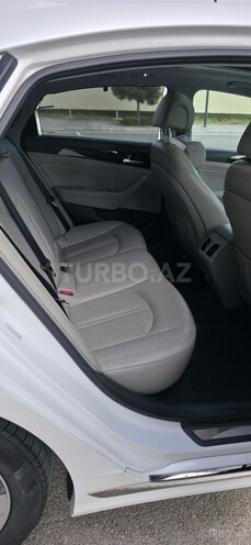 Hyundai Sonata-13