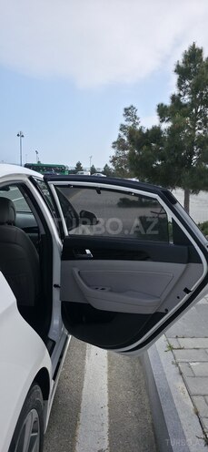 Hyundai Sonata-14