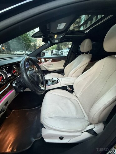 Mercedes E 300-4