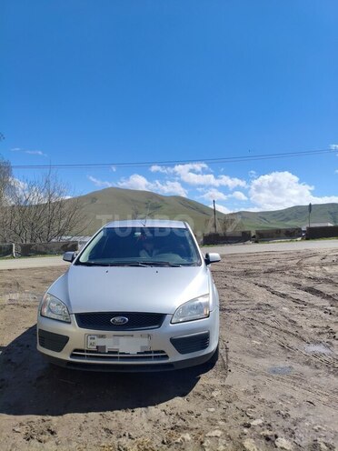 Ford Focus-13