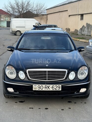 Mercedes E 240-1