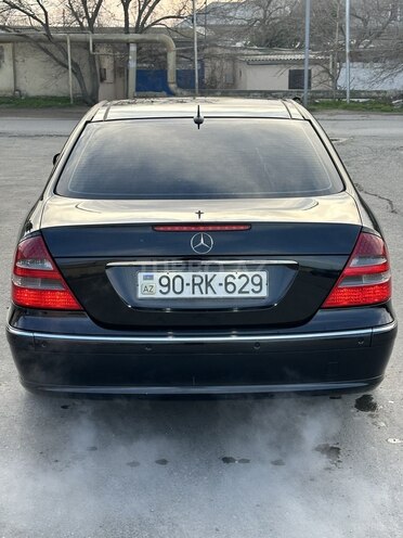 Mercedes E 240-2