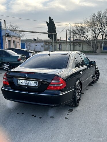 Mercedes E 240-4