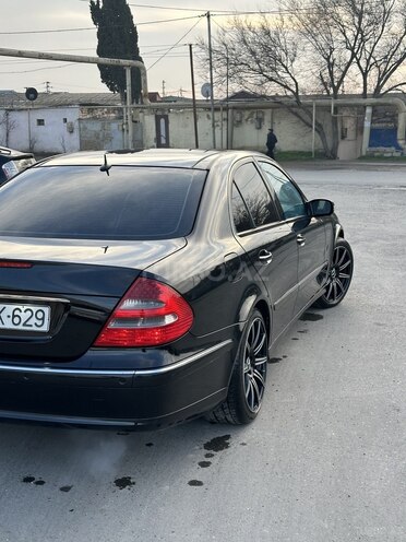 Mercedes E 240-3