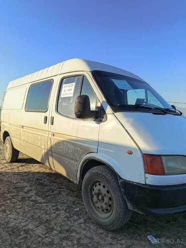 Ford Transit-2