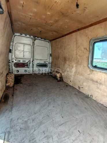 Ford Transit-12