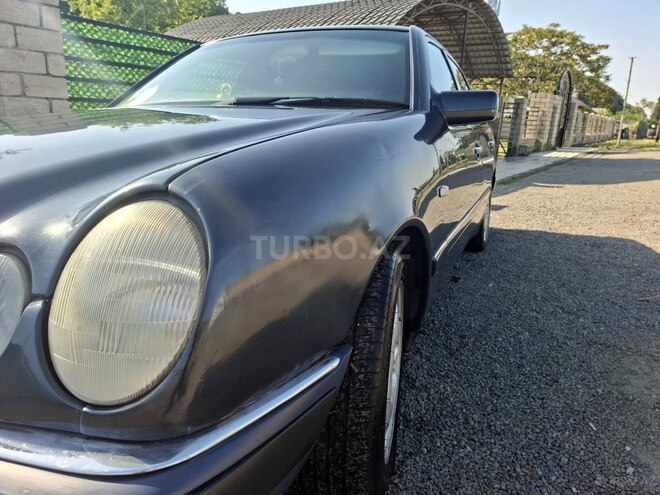 Mercedes E 200-7