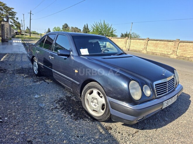Mercedes E 200-4