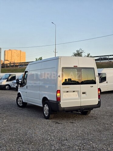 Ford Transit-5