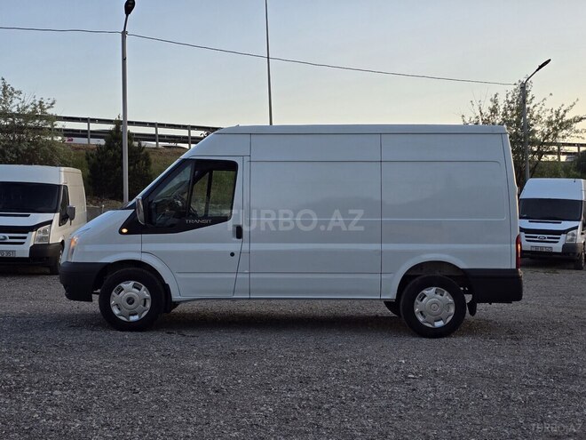 Ford Transit-4