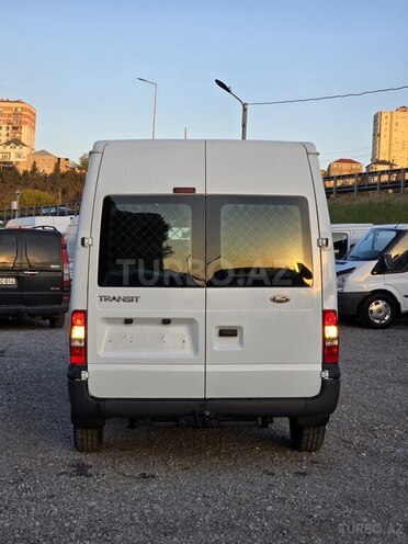 Ford Transit-6