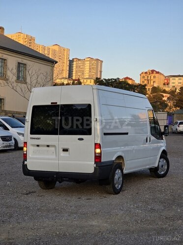 Ford Transit-7