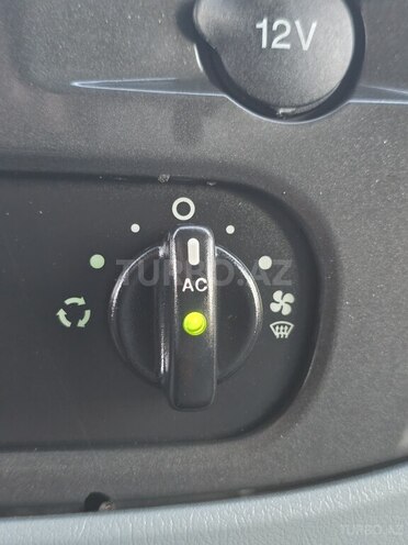 Ford Transit-15