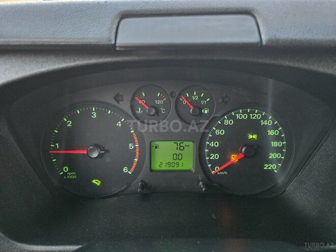 Ford Transit-12