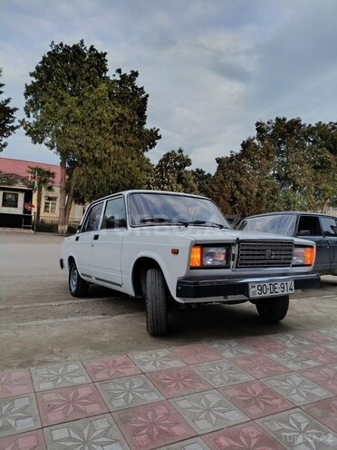 LADA (VAZ) 2107-2