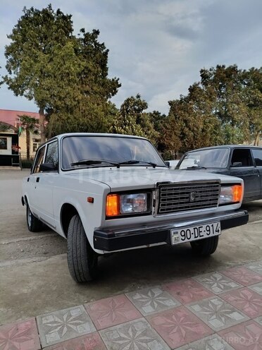 LADA (VAZ) 2107-1
