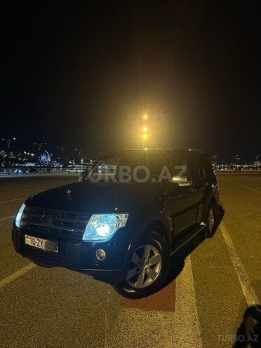 Mitsubishi Pajero-3