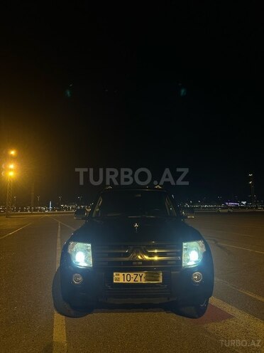 Mitsubishi Pajero-2