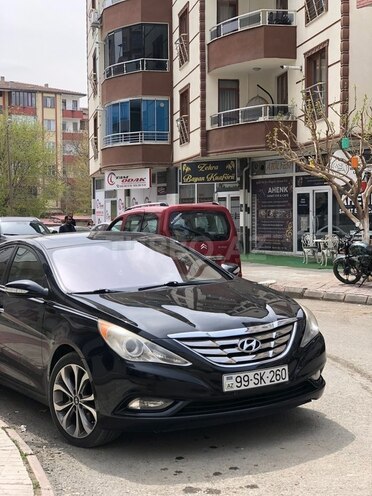 Hyundai Sonata-1