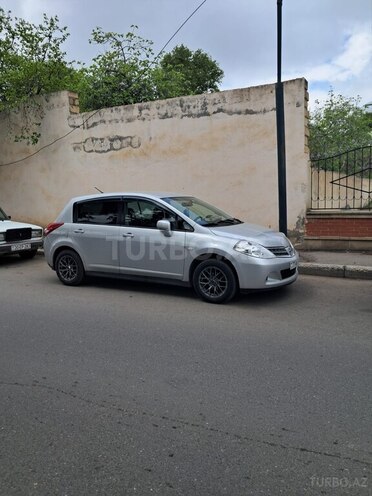 Nissan Tiida-2