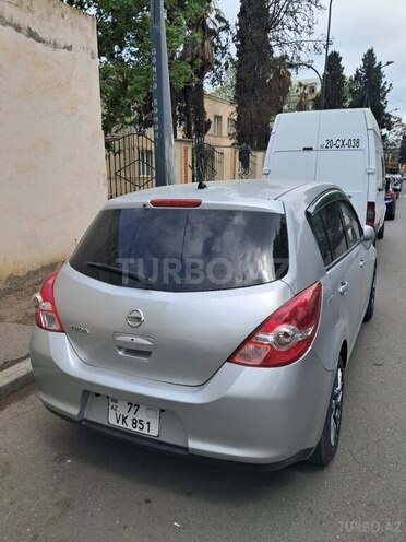 Nissan Tiida-4
