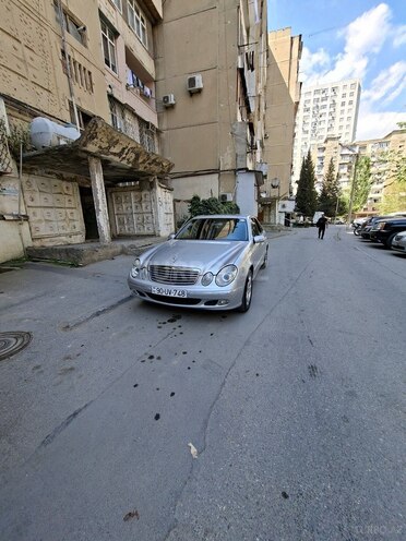 Mercedes E 240-5