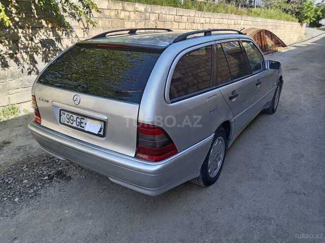 Mercedes C 220-11