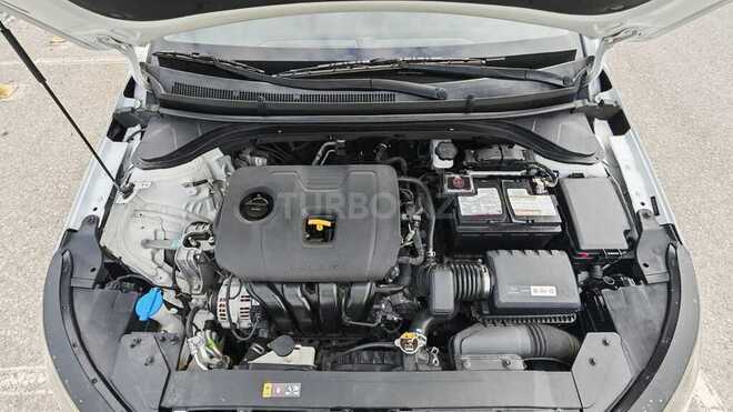 Hyundai Elantra-14