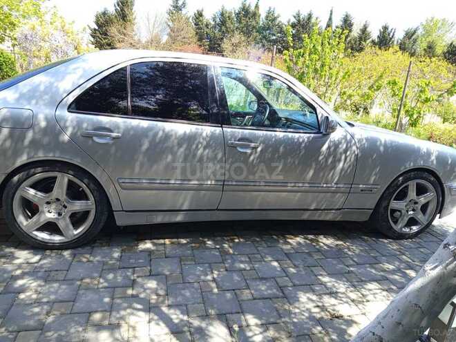 Mercedes E 240-2