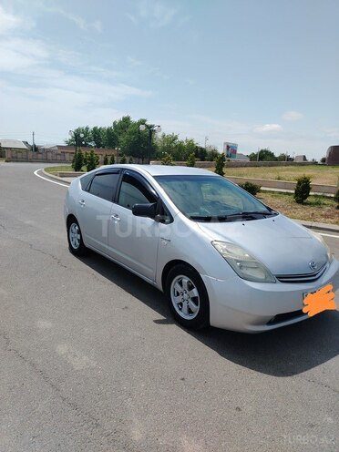 Toyota Prius-5