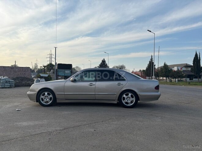 Mercedes E 220-5
