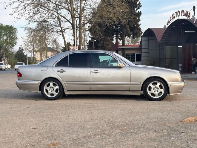 Mercedes E 220-4