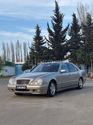 Mercedes E 220-2