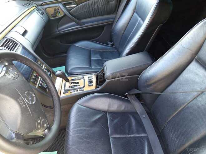 Mercedes E 240-9
