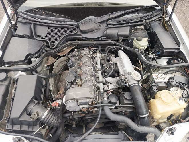 Mercedes E 220-6